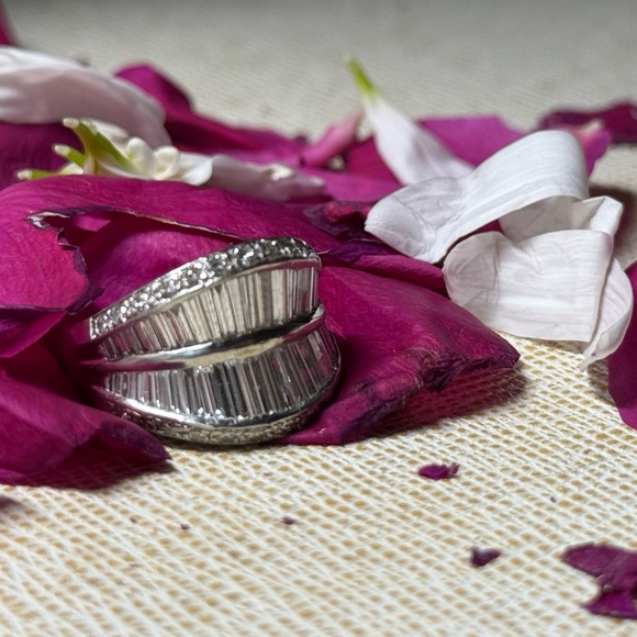 Platinum diamond cocktail ring - Picture 1 of 6